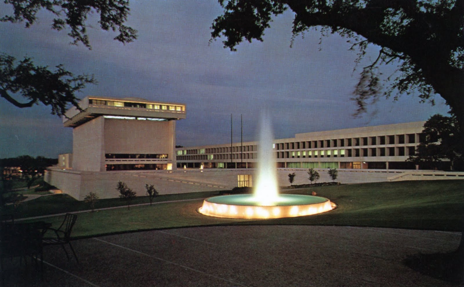 Lyndon Baines Johnson Library, University of Texas, Austin.jpg